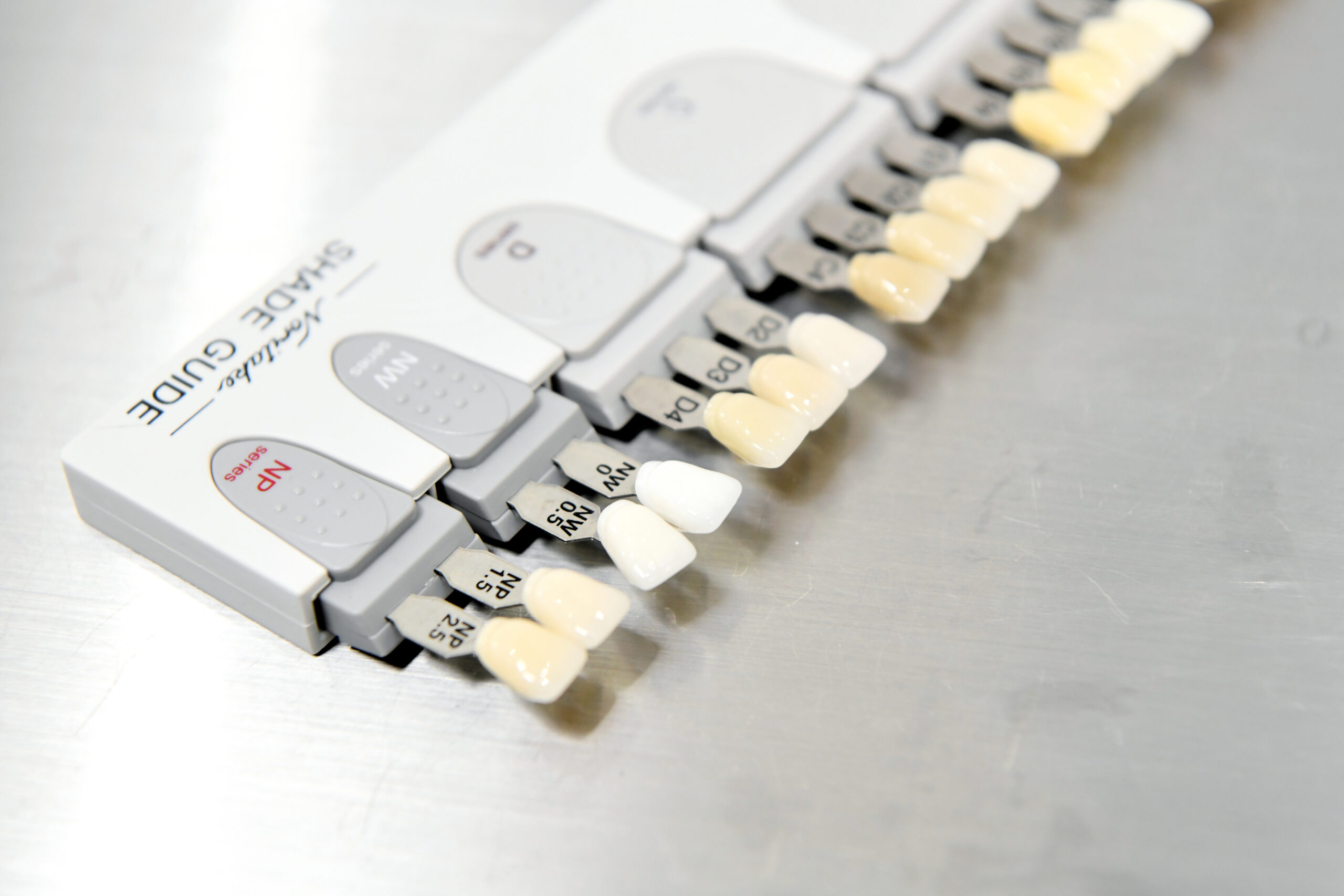 歯の黄ばみを取り除く方法